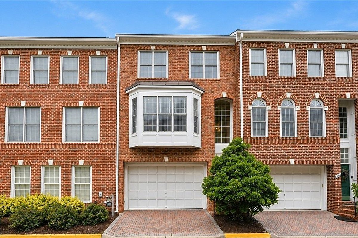 6806 Thompson Crest Ct, McLean, VA 22101